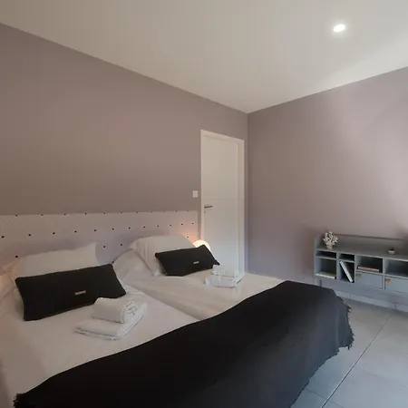 Le Lumineux Avec Jacuzzi Privatif Et Parking Prive Apartment Sarlat-la-Canéda Exterior photo